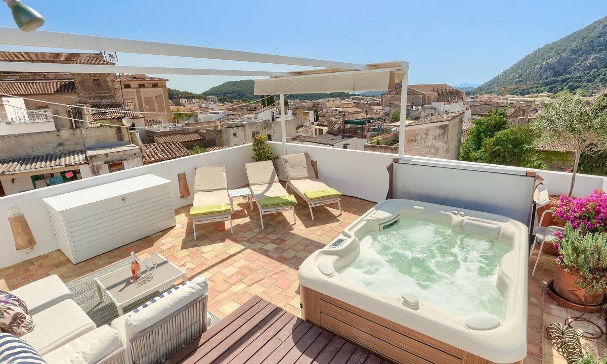 Pollensa Ski Chalet | Modern townhouse with jacuzzi in Pollensa