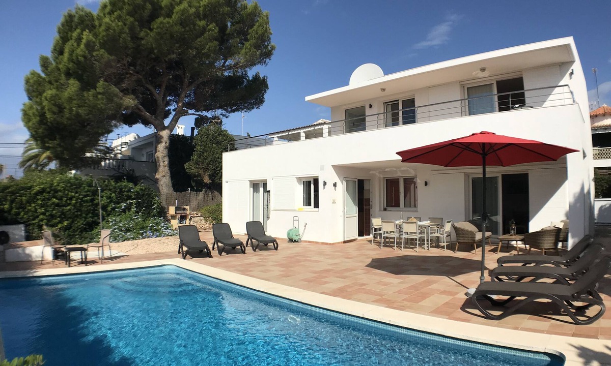 Punta Prima Villa | Modern villa a few minutes walk from Punta Prima Beach.