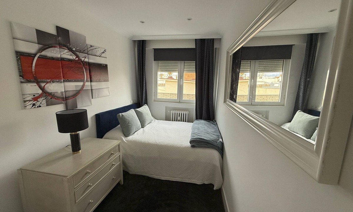 Ciudad Jardin Apartment | Monthly Rental - 1 Bedroom Apartment in Madrid