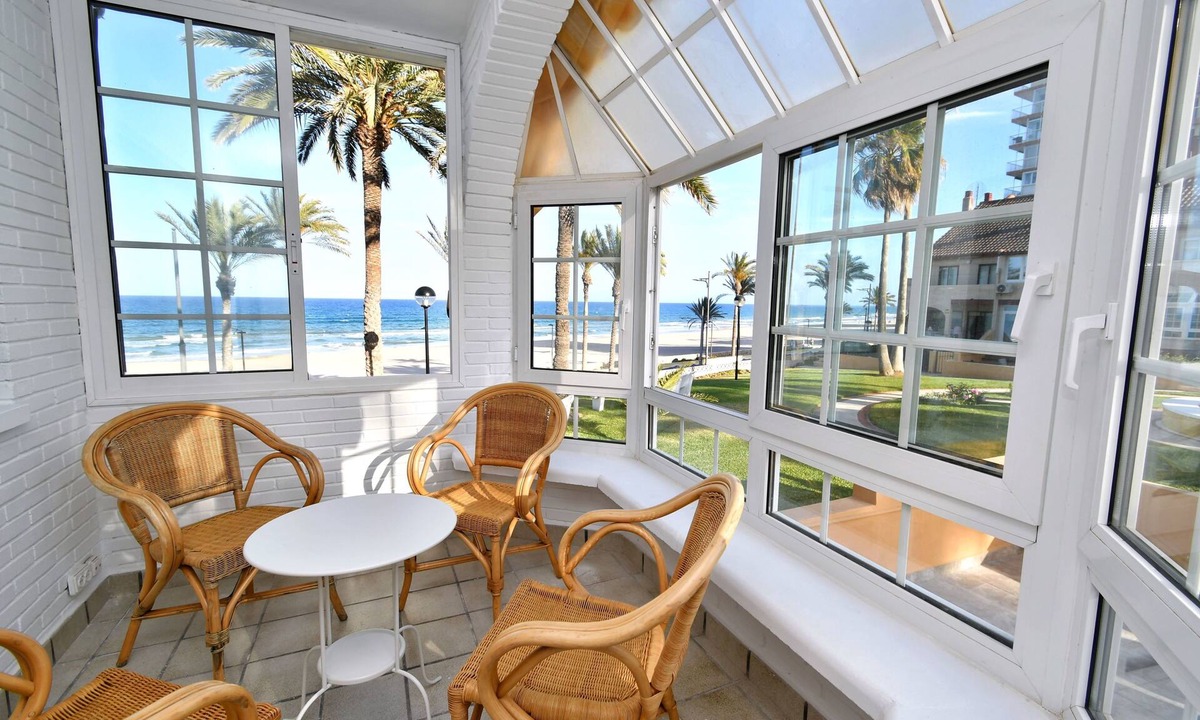 Coveta Fuma House | Muchavista Playa Alicante