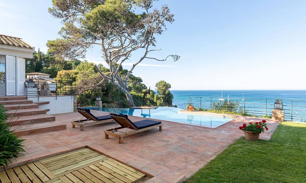 Sa Riera Villa | My Rental Homes | Villa Bellalta with sea view and infinity pool