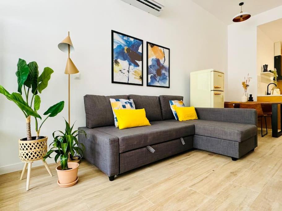 En Corts Apartment | New Industrial Design Flat in Russafa SOHO