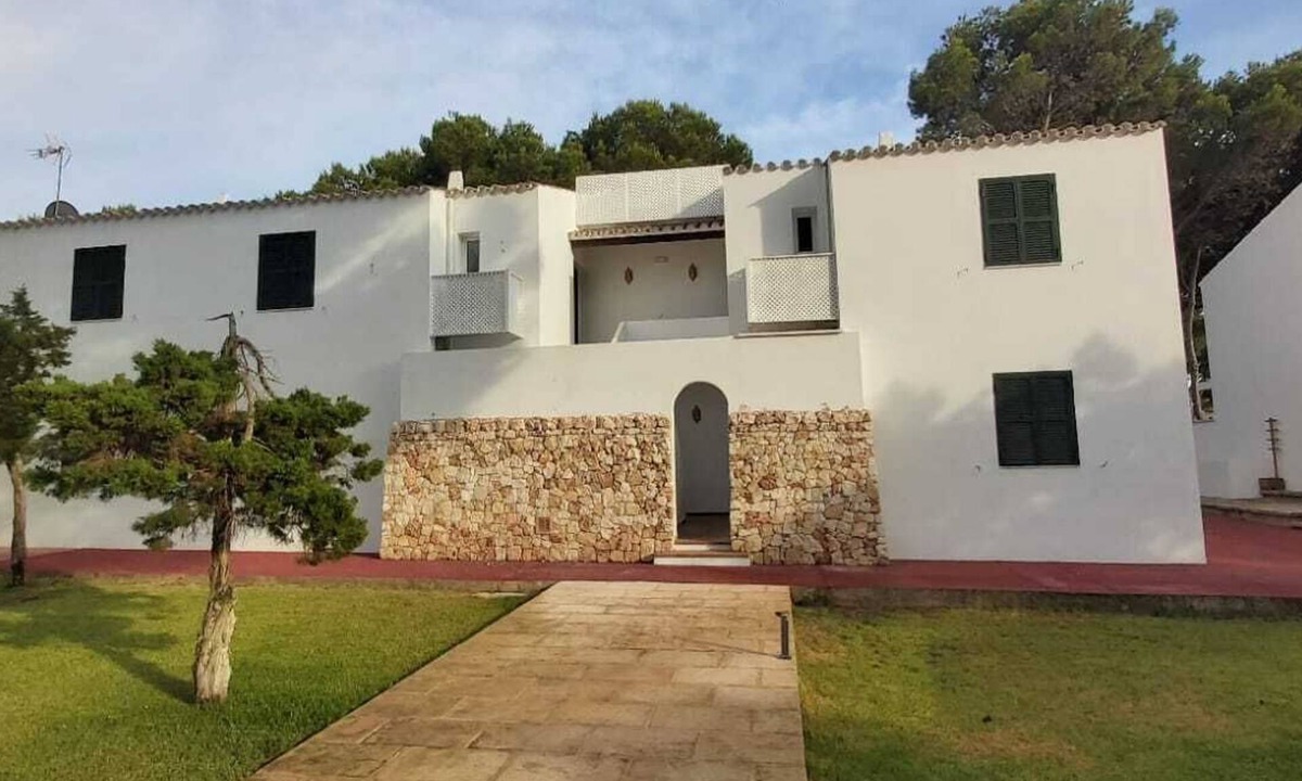 Son Xoriguer Apartment | New Listing Renovated apartment 3 minute walk to the beach Julieta 8