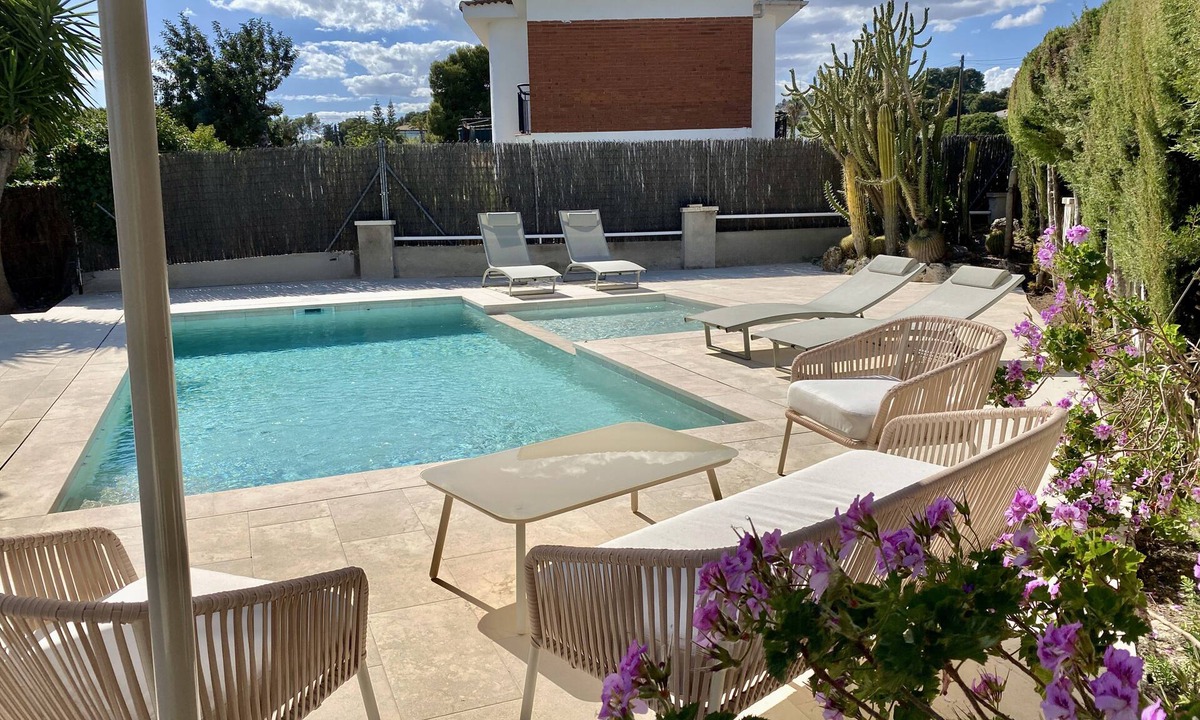 Cunit House | New Valparaiso house with private pool 8 people