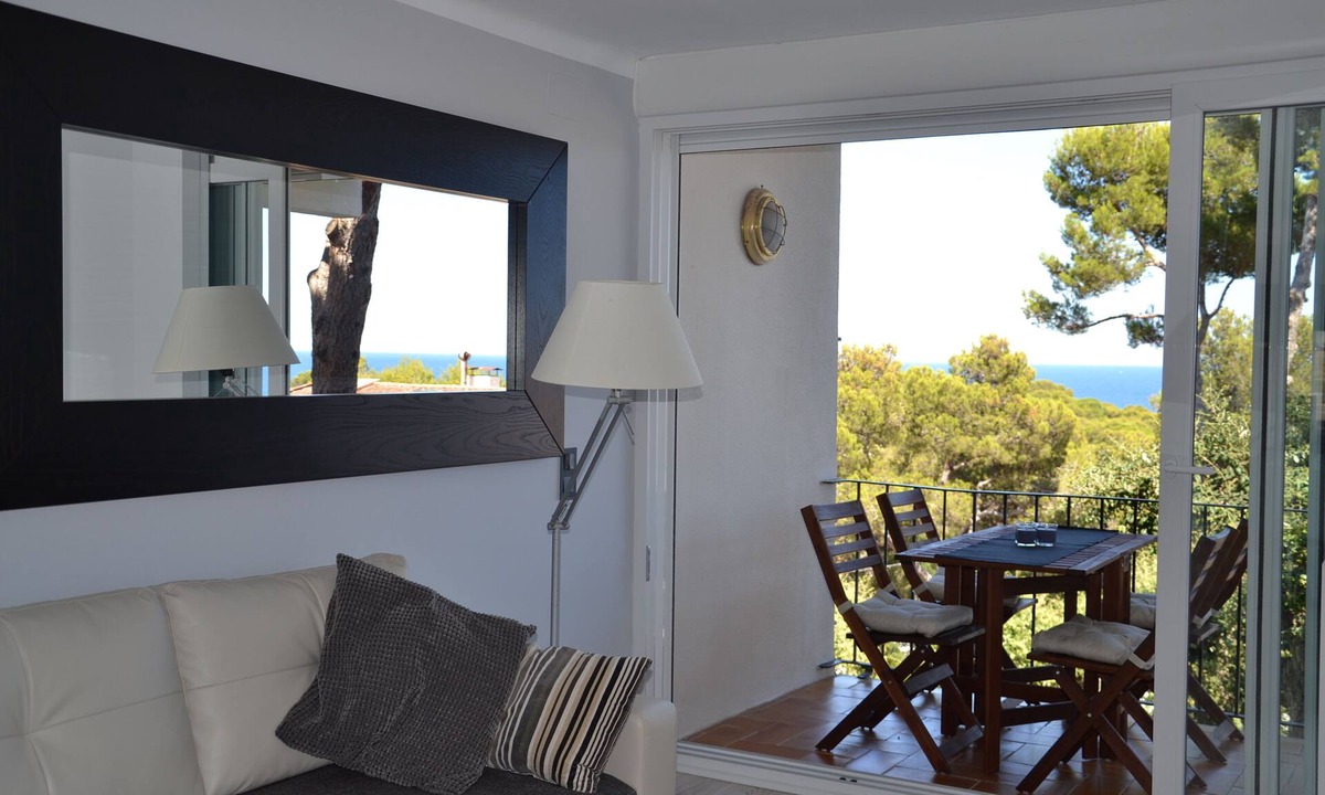 Calella de Palafrugell Apartment | Newly renovated apartment 300 meters from the beach