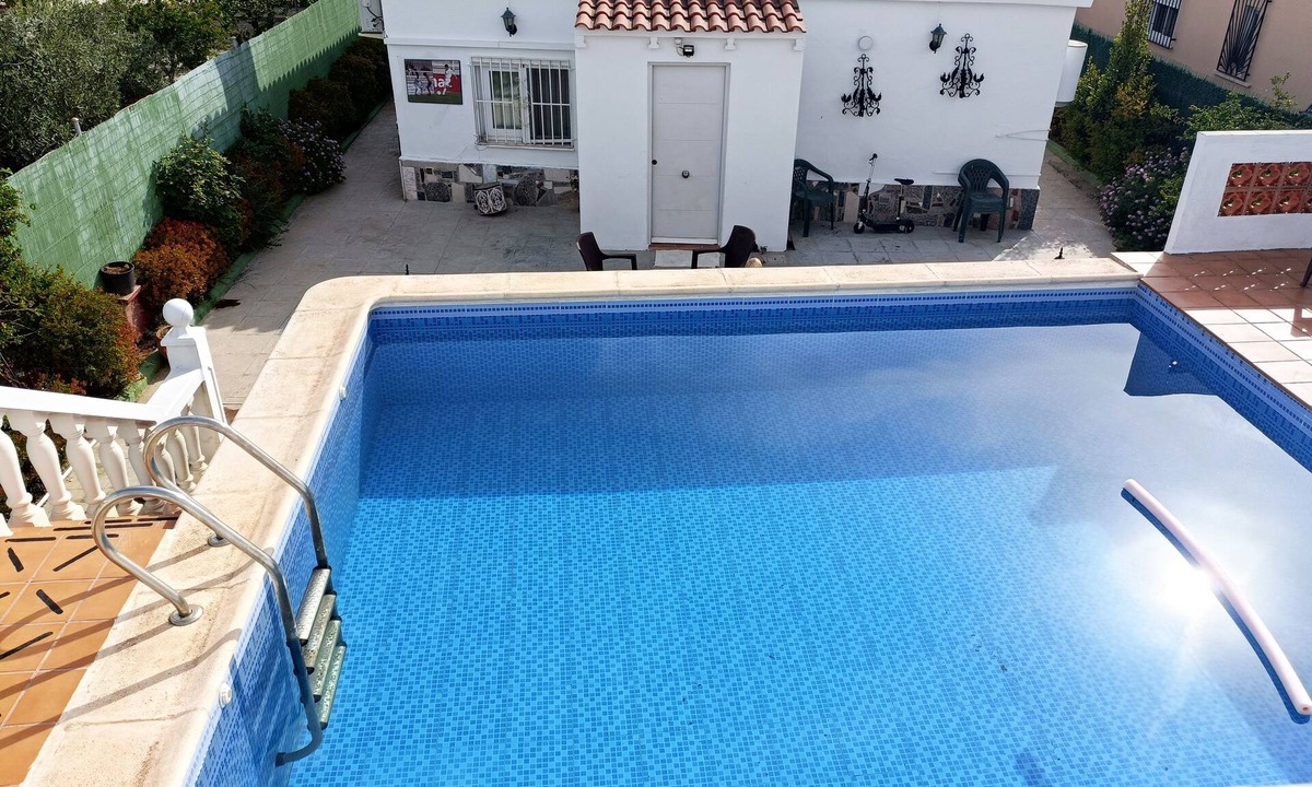 Lliria Villa | nice 2 bedrooms countryhouse. private swimmingpool music town forest park river