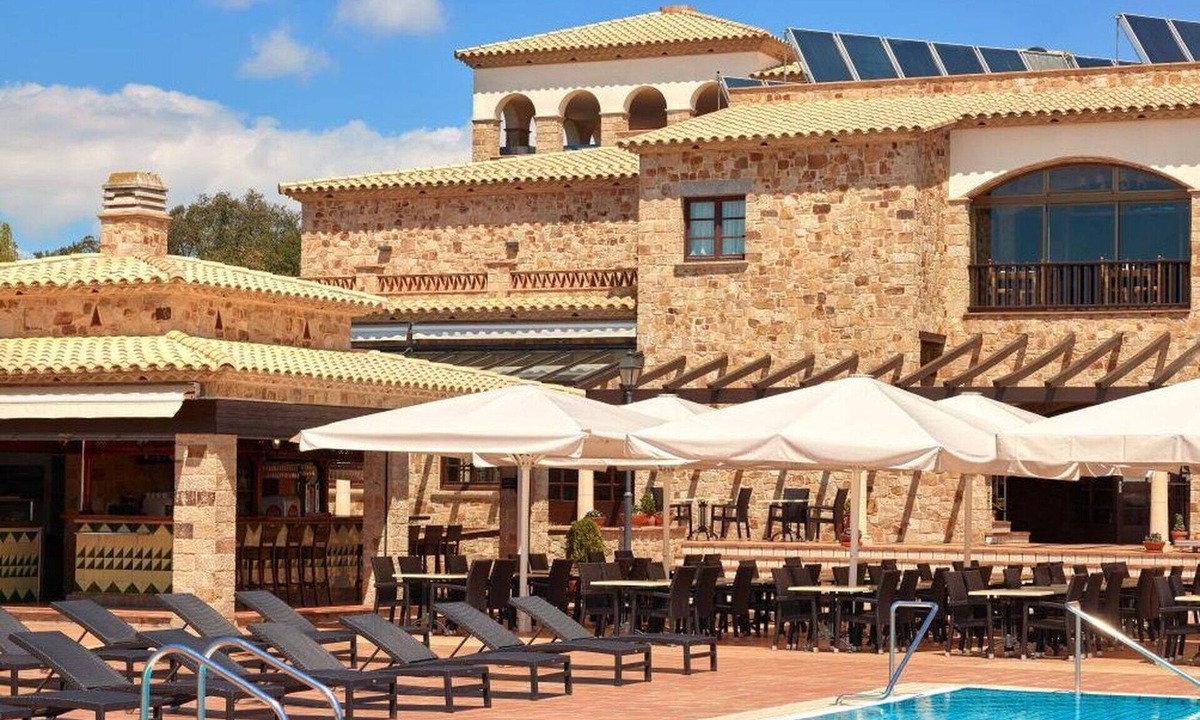 Castell-Platja d'Aro Apartment | Nice apartment for 4 guests with pool, WIFI, TV and terrace