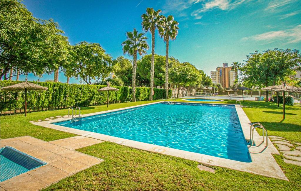 Coveta Fuma Apartment | Nice Apartment In El Campello With Swimming Pool