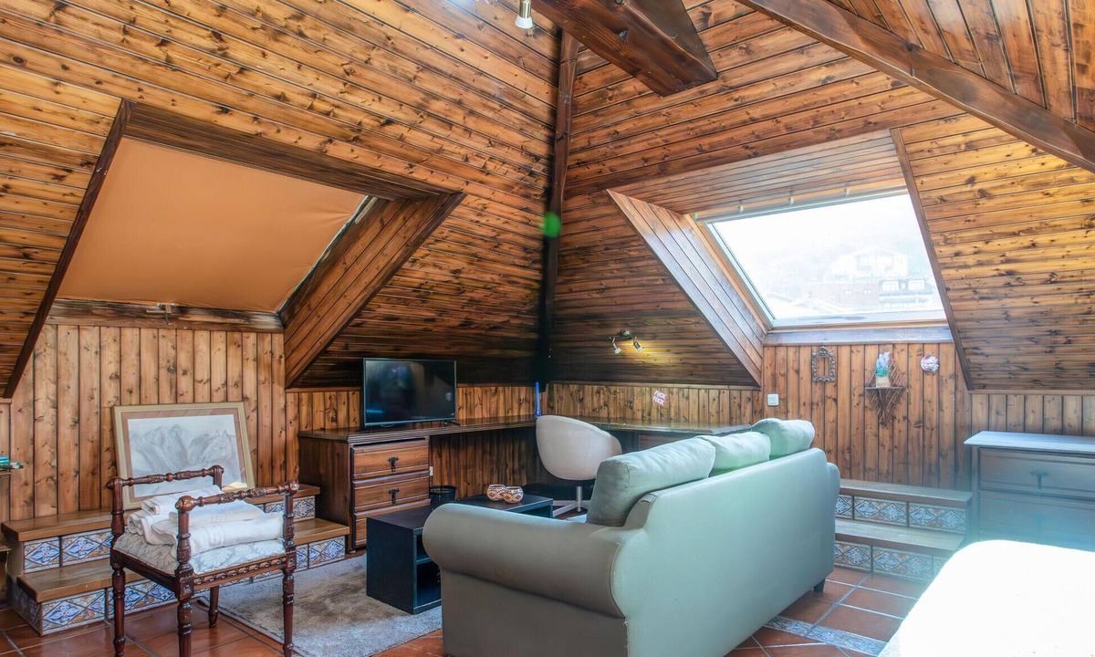 Cue House | Nice home in Cue with outdoor swimming pool