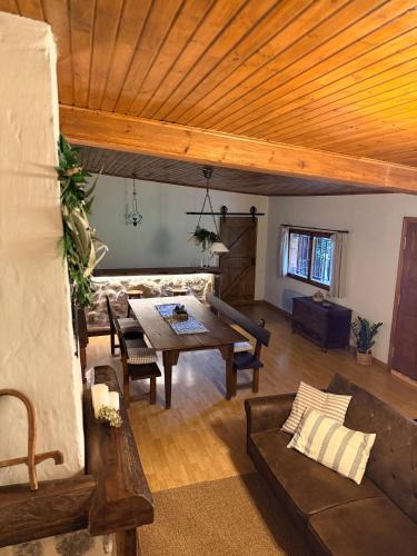 A Peroxa House | O Caliu das Airas