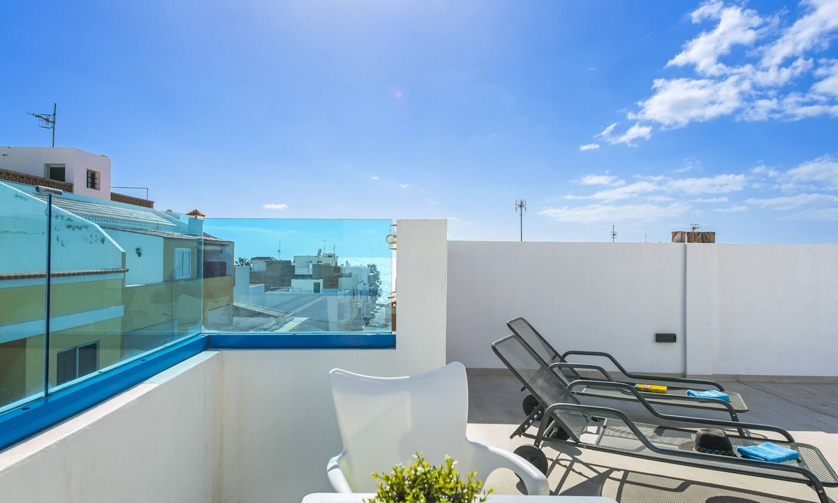 Los Abrigos Hostel | OKEANOS ECO GUEST HOUSE