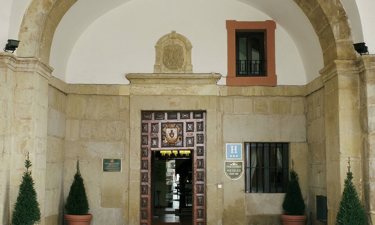 Santo Domingo de la Calzada Hotel | Parador de Santo Domingo Bernardo de Fresneda
