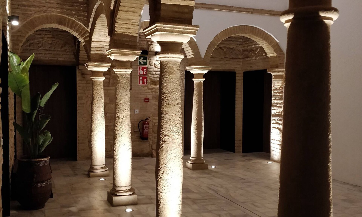 La Trinidad-San Juan y Todos los Santos Hostel | Patios del Orfebre