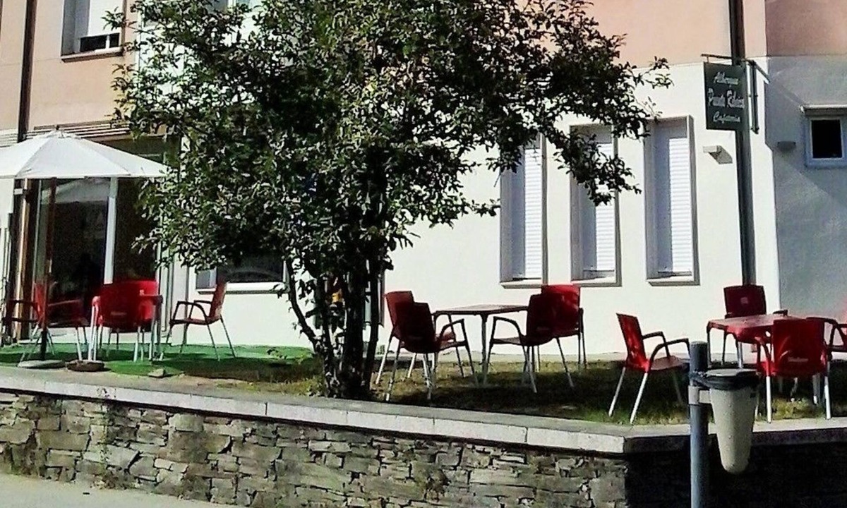 Sarria Hostel | Pensión Albergue Puente Ribeira - Hostel