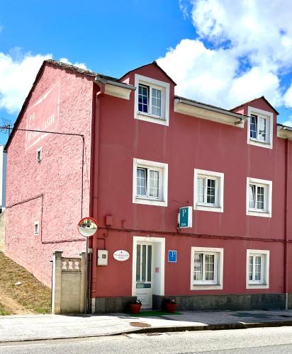 Fazouro Hostel | Pension Rosalia de Castro