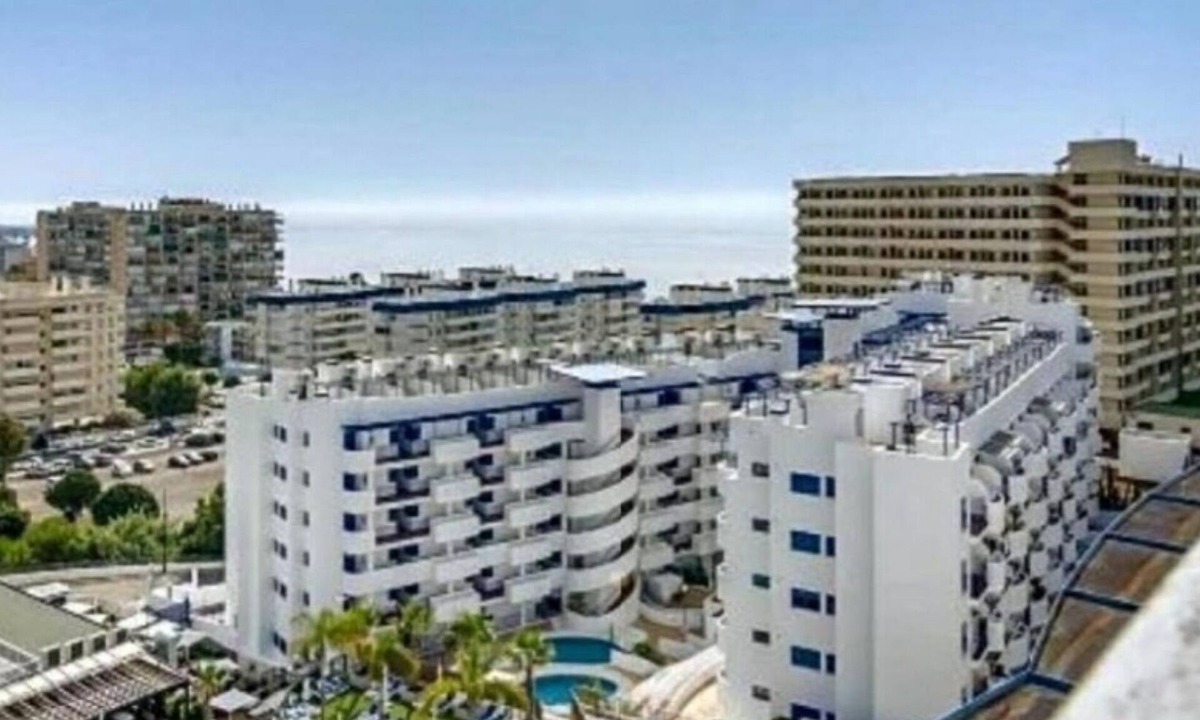 Torrequebrada Apartment | Penthouse BBQ Patos Beach