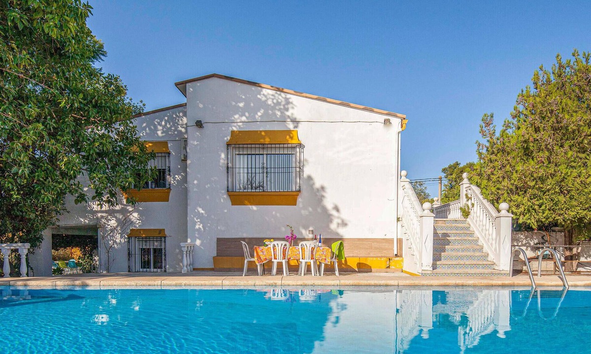 Tomares House | Pet friendly home in Tomares