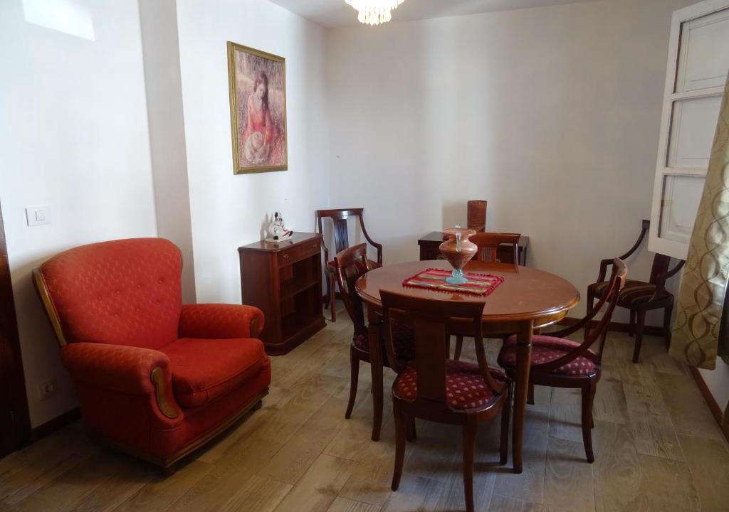 Pontedeume Apartment | Piso en centro urbano de Puentedeume con terraza