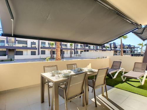 Pueblo Latino Apartment | Playa Elisa Apartment 450 meters to the beach