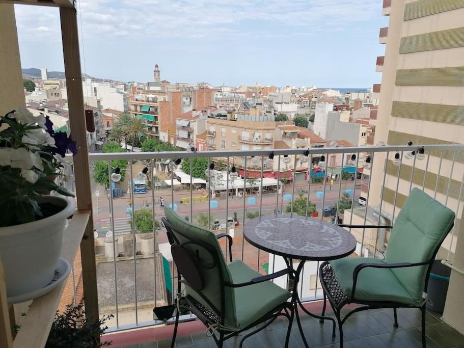 Calella Apartment | Playa, terraza, aire acondicionado, parking