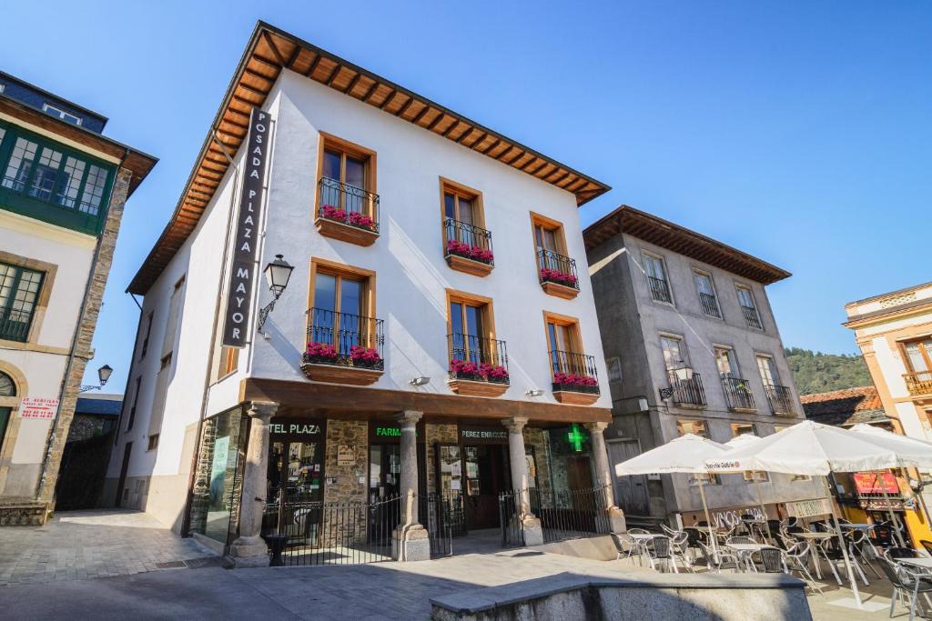 Villafranca del Bierzo Hotel | Plaza Mayor