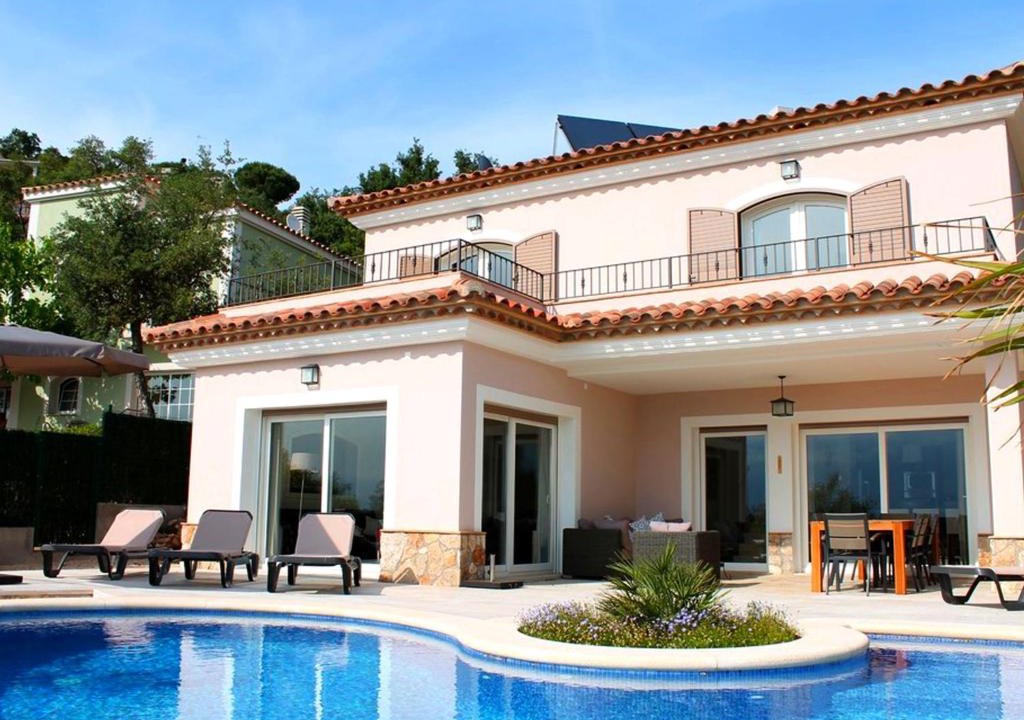 Santa Cristina de Aro Villa | Poolside Villa near the Coast