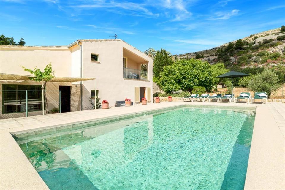 El Vila Villa | Port de Pollenca Villa Sleeps 6 Pool WiFi
