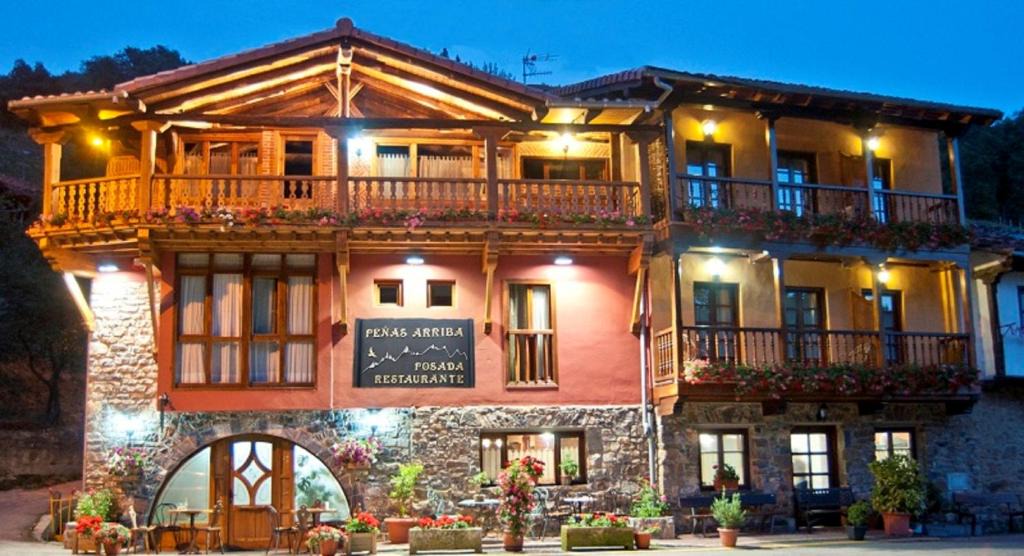 Lon House | Posada Peñas Arriba