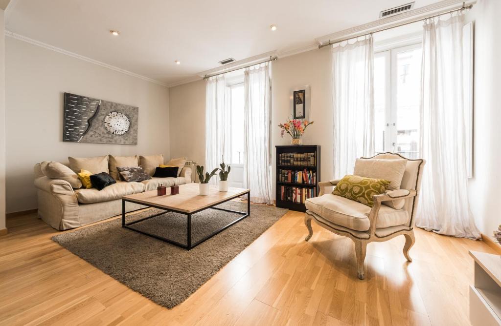 Cortes Apartment | Prado Museum Apartment