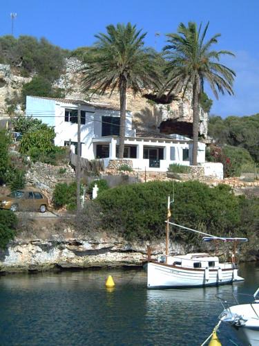 Es Castell House | Preciosa casa en primera línea del mar