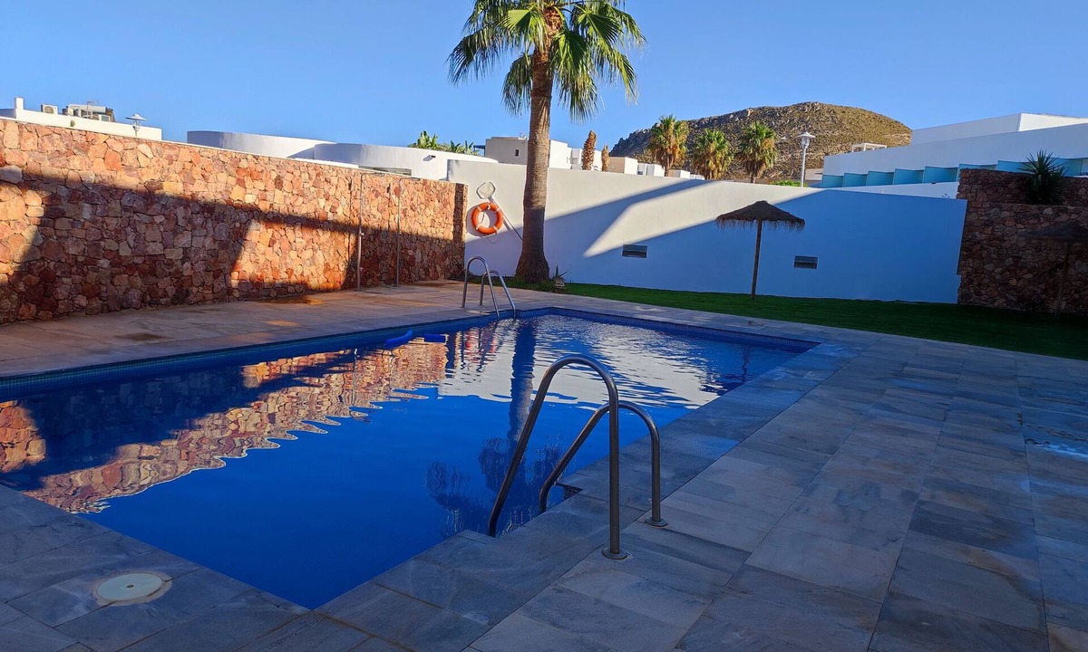 Las Negras Apartment | Precioso Apartamento en Las Negras, Urbanización Tranquila con Piscina