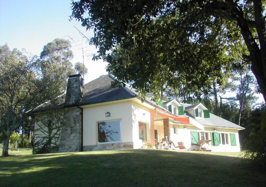 Crendes House | PRECIOSO CHALET EN EL CAMPO CON 9.000 METROS DE JARDIN