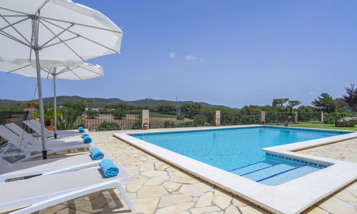 Santa Eulalia del Rio Villa | Private Villa, Swimming Pool, Parking, Barbecue Wifi Fiber Optic. Center of the island