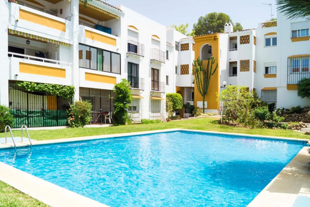 Calahonda Apartment | Pueblo Valle Verde
