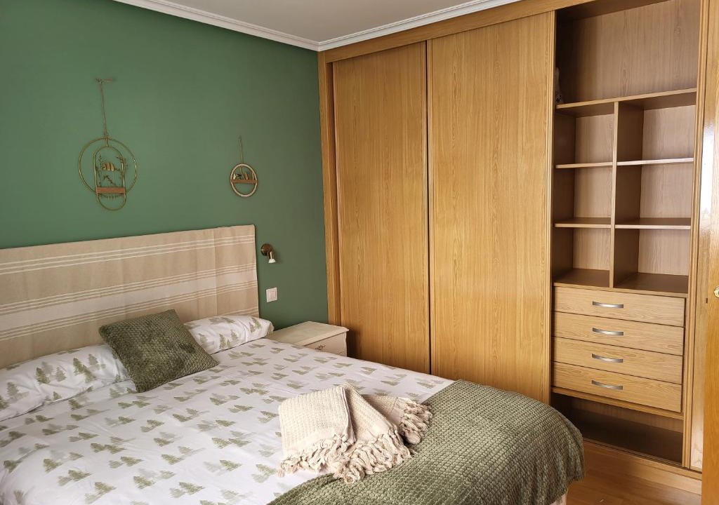 Old Town Apartment | Puerta del Húmedo - con Garaje - WIFI - Centro Ciudad