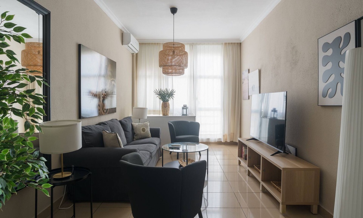 Las Palmas de Gran Canaria Ski Chalet | Quarries City II