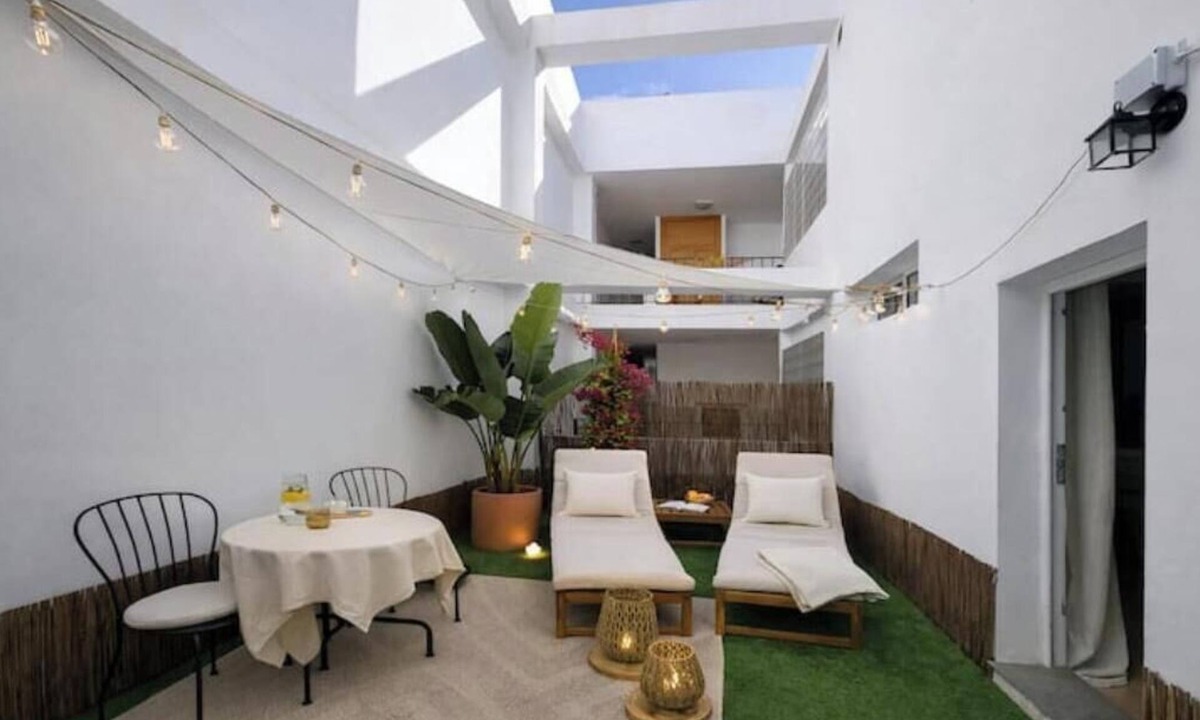 Las Palmas de Gran Canaria Apartment | Quiet Design Apartment : Private Patio : AC : 10 min Las Canteras Beach