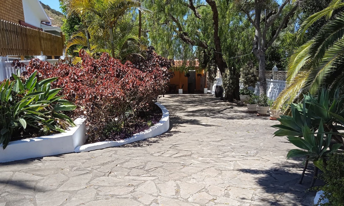 Tegueste House | Quiet house with Garden, Porch and Paddle Court.
