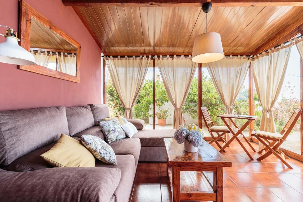 Malpaises House | Rúbel