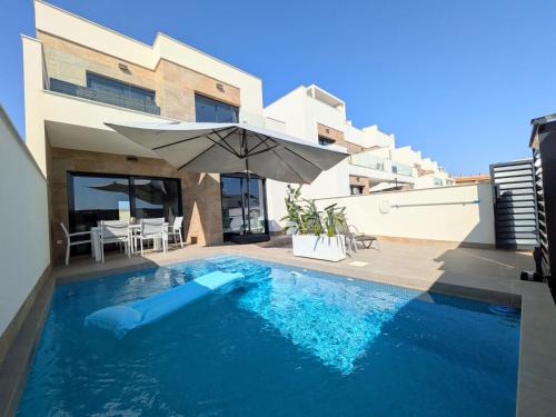 Los Montesinos Villa | R-40-4 Private Villa with pool