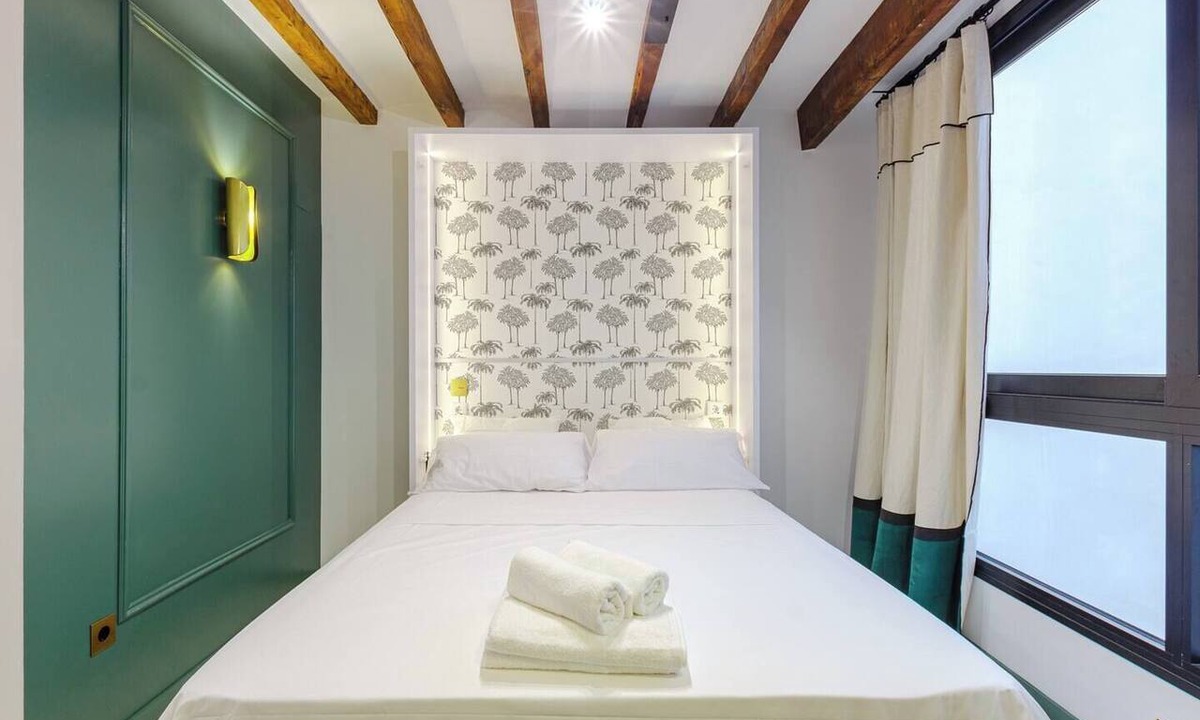 Barri Vell - Santa Creu Apartment | Refined Studio Historic Center Alicante