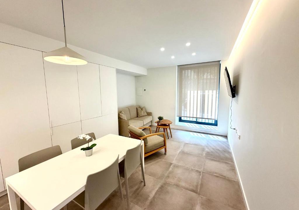 Benicalap Apartment | Relaxing Valencia 1BR Near Nou Mestalla & Metro