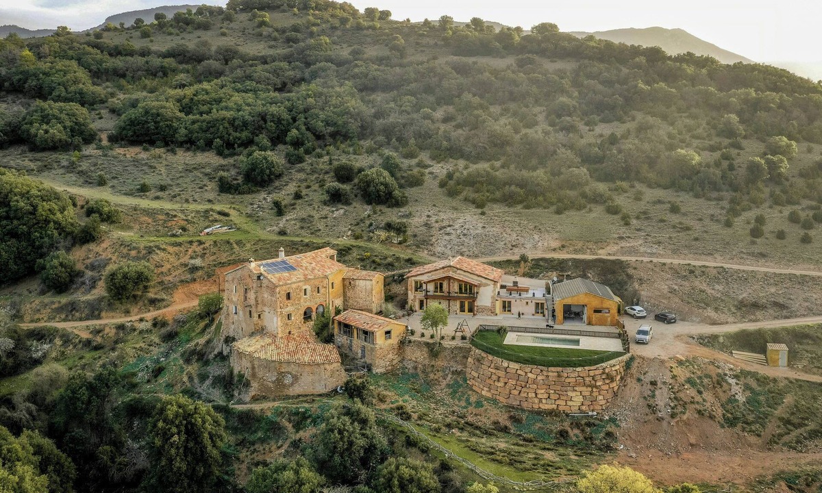 Oden House | Restored 12th-century farmhouse in Pre-Pyrenees