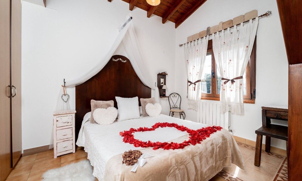 Rubayo Apartment | Room 'Doble Confort Dalia' with Mountain View, Shared Terrace and Wi-Fi