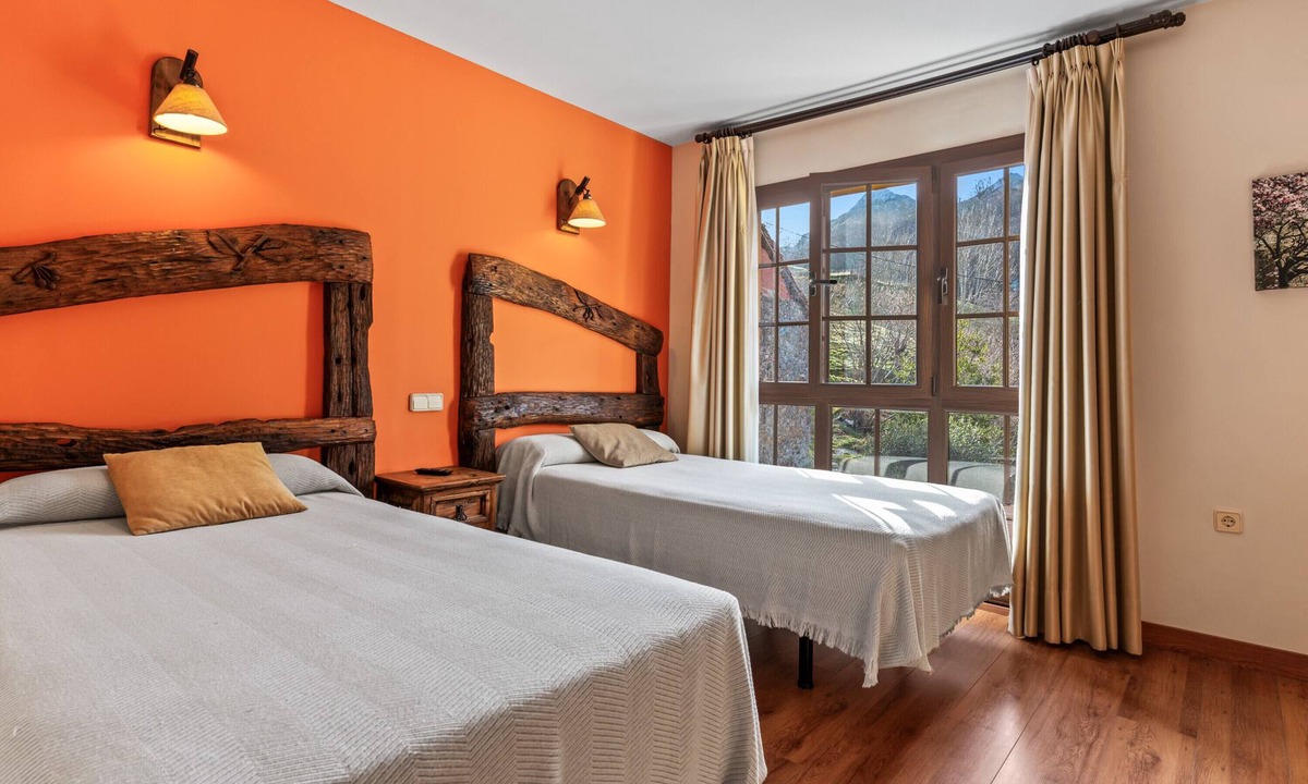Gamonedo Apartment | Room 'El Cerezo' with Shared Pool, Shared Garden and Wi-Fi
