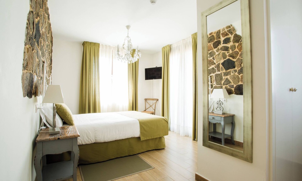 Santervas de la Sierra House | Room 'Habitación Doble Superior' with Mountain View, Private Garden and Wi-Fi