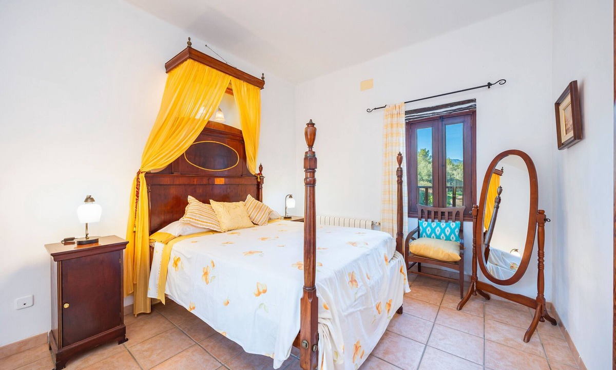 Puigpunyent Apartment | Room 'Habitación 1' with Mountain View, Shared Pool and Wi-Fi