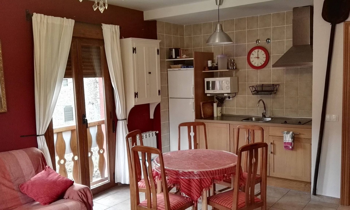 Villafrea de la Reina Apartment | Rural Accommodation in Montaña Leonesa, next to peaks of Europe and the Riaño swamp.