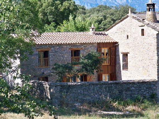 Ainsa-Sobrarbe Apartment | Rural apartment El Corral de Villacampa for 4 people