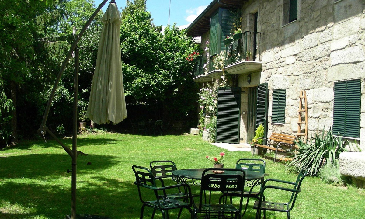 Sotillo de Sanabria House | Rural complex of 3 houses for 19 beds
